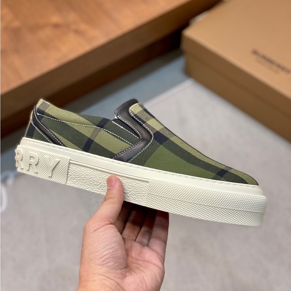 Burberry women's sneakers - Picture 2 of 4